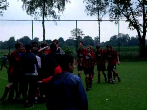 Zundert B1 competitiefinale 16-05-2011 .avi