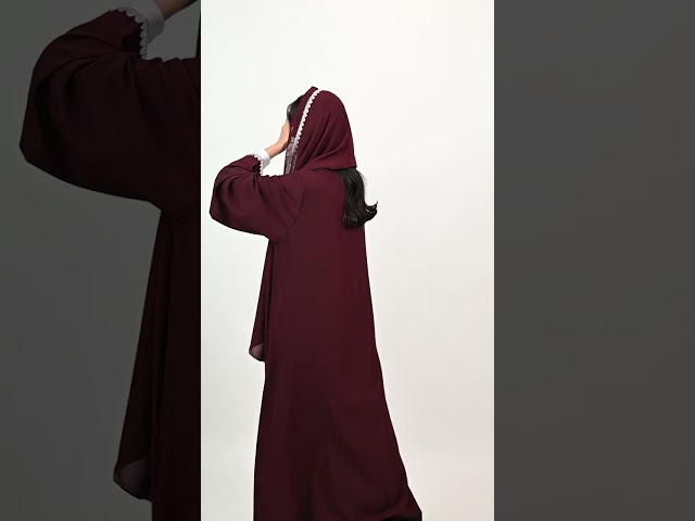 عباية انترنت عودي بتطريز ابيض