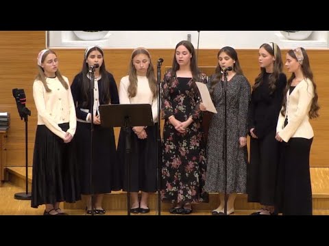 Fără Domnul trăit-am mulți ani - Grup de Fete