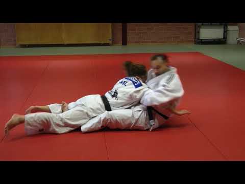 Gyaku Juji Jime — judo technique demonstration