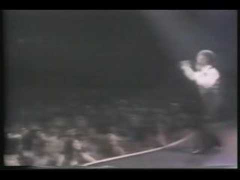 Tom Jones Live in Vegas 1978"Back in love again"