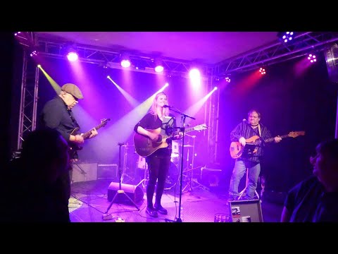 Teneja‘s Delight mit „7 Nation Army“-Cover 2025