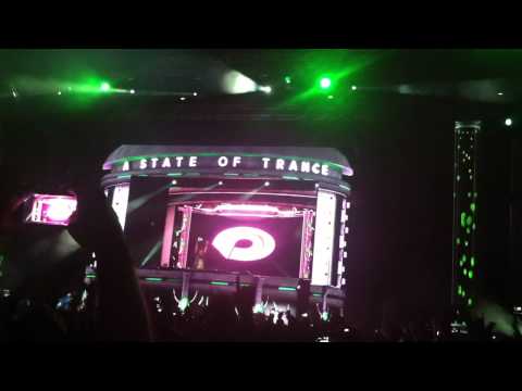 Dash Berlin is playing By The Way Vs. Toys (Dashup)