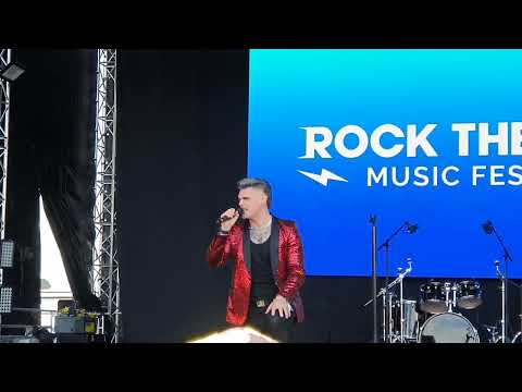 Dan Budd (Robbie Williams Tribute) - Rock DJ @Rock The Park Festival Wrexham 2023