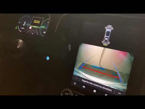 SELFPLUG Hands-Free Charging - Renault Mégane PHEV - NextCar