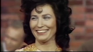 Loretta Lynn - Get what you got and go