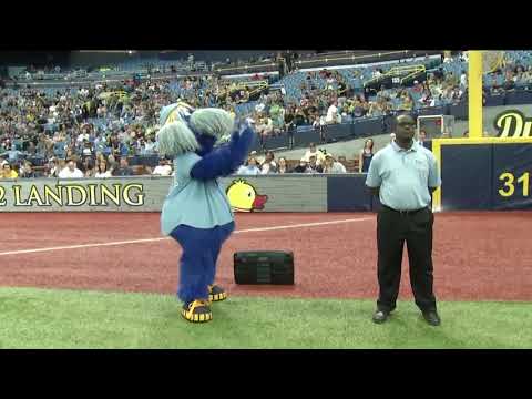 Kritikal Mass - Man I Feel Like A Woman