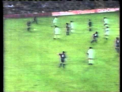 1993 (December 13) Valencia 0 -Barcelona 4  (Spanish La Liga) -Matchday 15