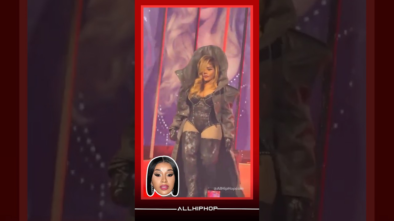 Lil Kim Stuns Cardi B & Fans At MSG Concert