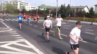 preview picture of video 'Relacja z Maratonu Orlen 2014 Warszawa 13-17km Ursynów'