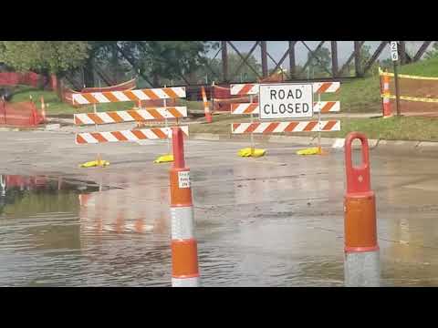 Cedar Rapids major flooding Cedar River streets closed September 25 2018