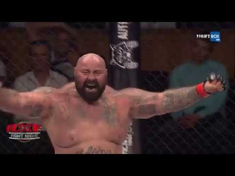 Sandu Lungu vs. Peter Balaz - RXF 31 - YouTube