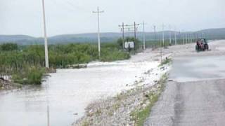 preview picture of video 'Inundación Abasolo Coah. 2 de julio de 2010. Carretera Abasolo - San Buenaventura'
