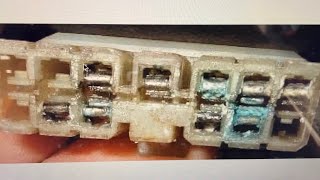 Mercedes - Tutorial: Connector Corrosion & the impact on signal integrity & introduction to CAN BUS