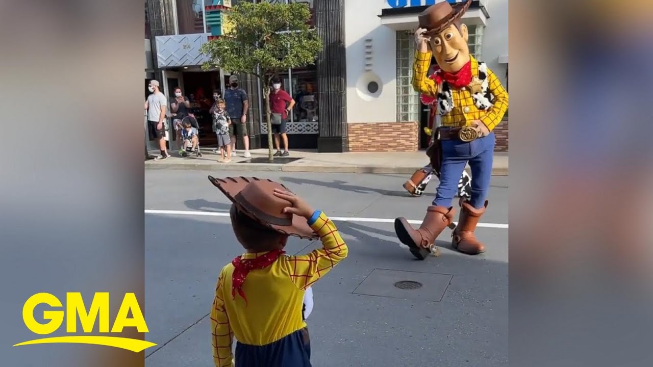 Boy dresses up as Woody and surprises the real Woody and Buzz at Disney l GMA
