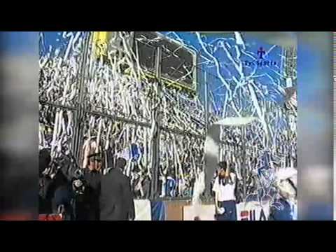 "RECIBIMIENTO | Velez 2 Vs Chicago 1 | Clausura 2002 | Fecha 16" Barra: La Pandilla de Liniers • Club: Vélez Sarsfield
