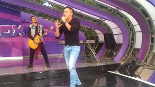 Download lagu Bian Gindas - Yang Penting Hepi (INBOX_Live SCTV @Pulogadung Trade Center) mp3