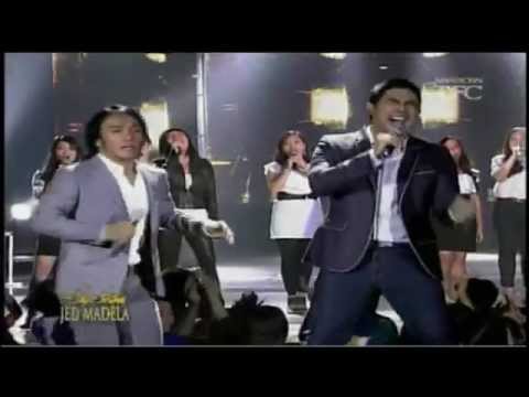 Arnel Pineda[Journey] & Jed Madela Duet "Knocknin on Heavens Door"