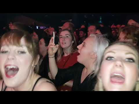 Bowling for soup- stacy's mom (credit to fountains of wayne) (live in Leeds, UK