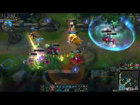 J'effraie des diamants avec mon Twitch médiéval CHROMA ROSE