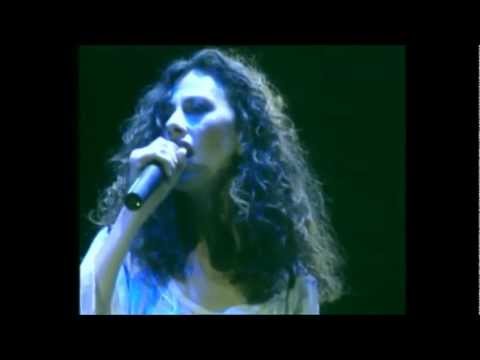 Eleftheria Arvanitaki with Ara Dinkjian - Live @ Vrahon Thatre "Meno Ektos"