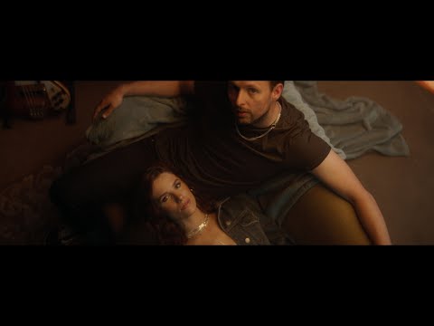 Sisters On Wire - Paleisk Mane