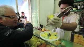 preview picture of video 'Sampling Artisan Sicilian Cheese in Syracuse, Sicily'