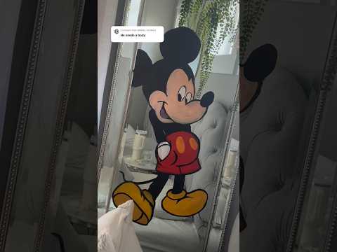 Painting ✨MICKEY MOUSE✨ a body on my mirror🪞🧍 #shorts #fyp #art