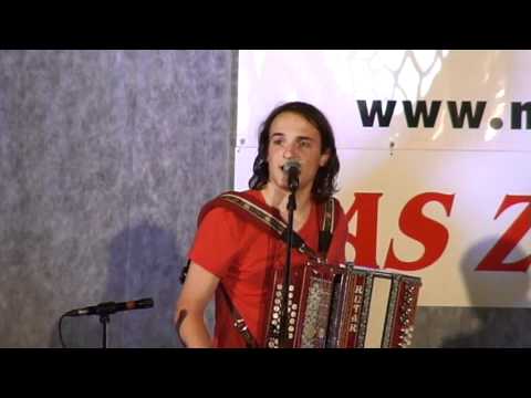 Ansambel Mladi godci-Srajčka in boki (v živo)