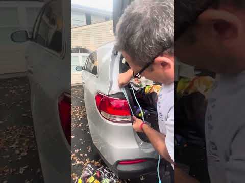 Kia Sorento 2018 (easy trick) brake tail light assembly housing removal