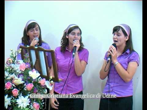 Surorile Cristina, Simona si Antonela Berches la nunta lui Cristina si Cristi in Biserica Italiana