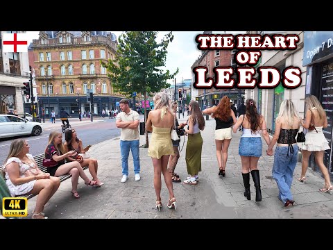 Leeds City Centre in UK 🇬🇧 Walking Tour with Subtitles