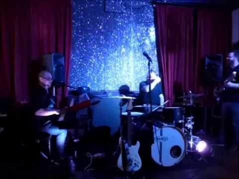 Dan Burnett Performs his own music "Live at the Manor" 19.05.16  867