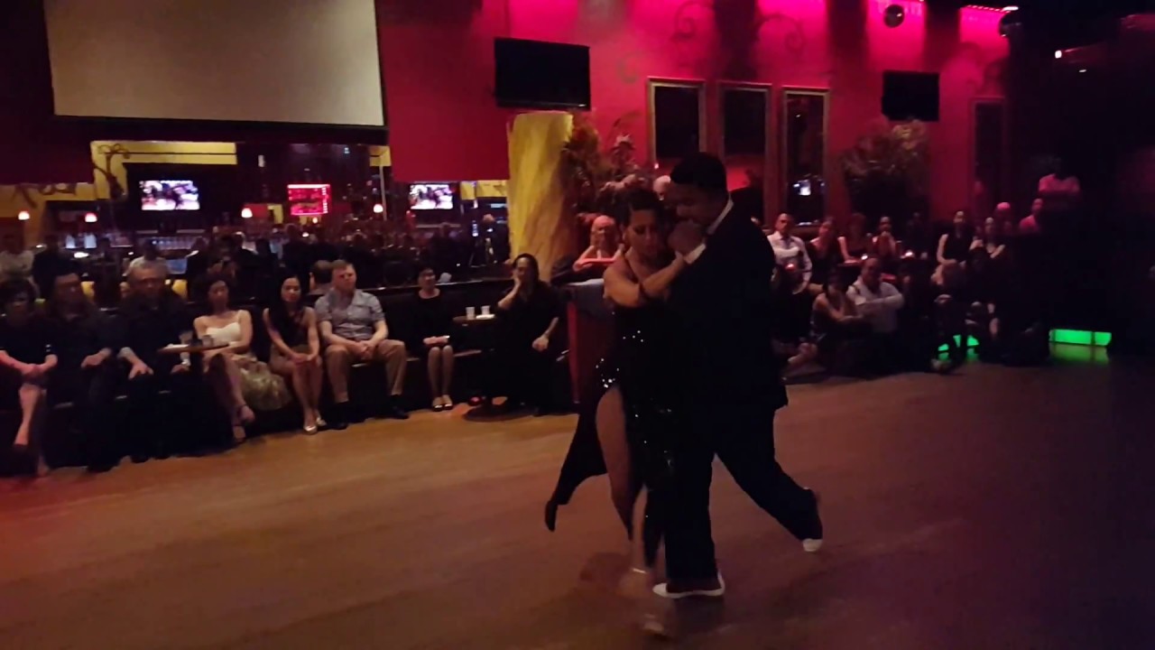 Video thumbnail for Tittu Thomas and Analia Centurion — "Esta noche de luna" — 1/3 at Alberto's