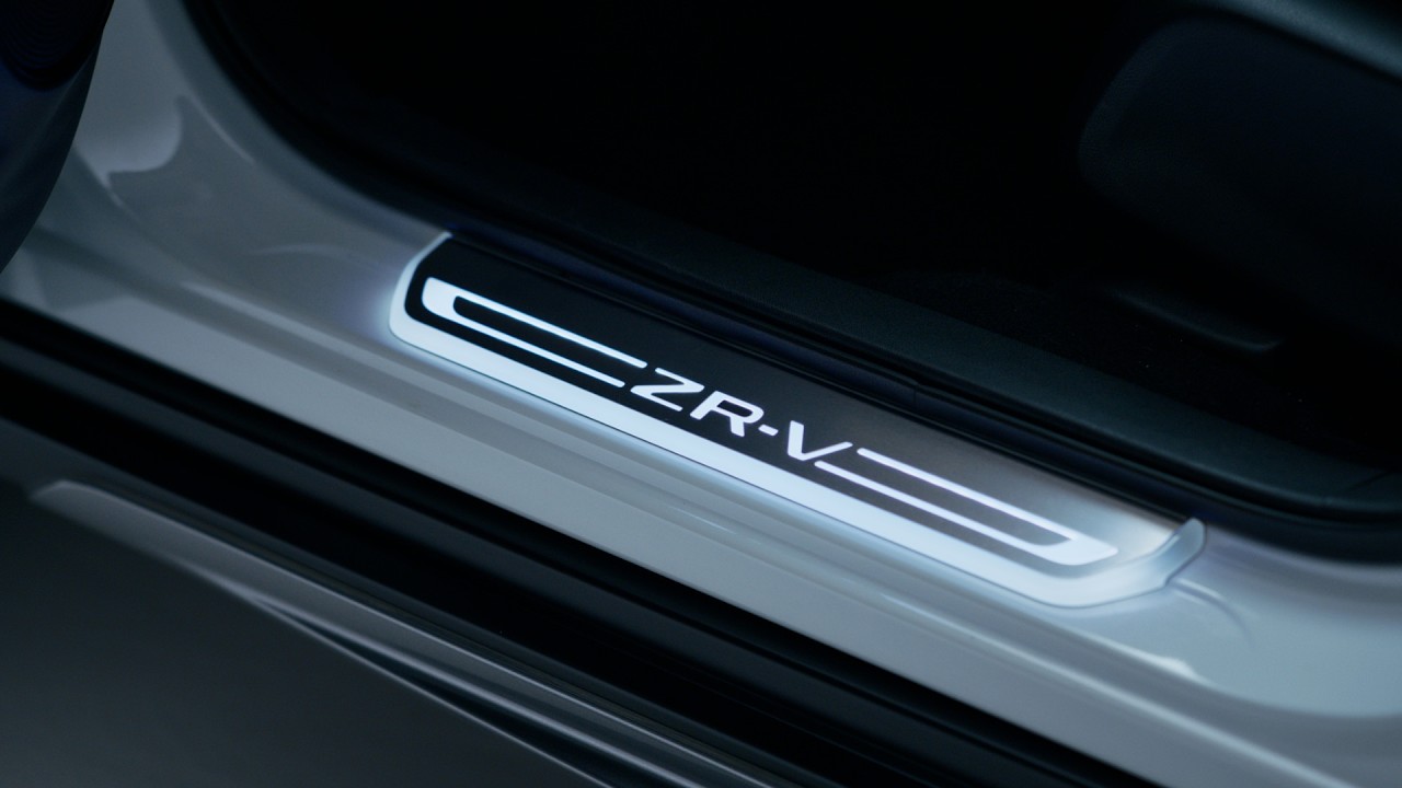 【ZR-V】 純正アクセサリー サイドステップガーニッシュ
