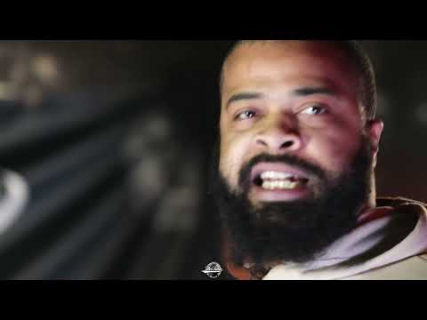 Party Boy Crash vs Dust Da Don