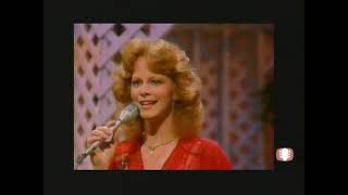 Reba McEntire - "You Lift Me Up To Heaven" (Live 1980)