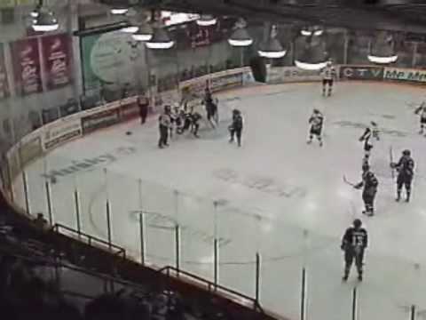 Alex Petrovic vs Dylan McIlrath