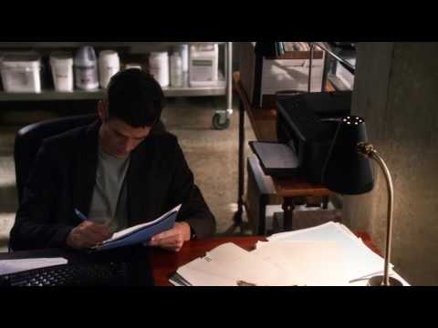 The Flash: S3E2 - Barry & Iris / Edward Clarris At Iron Heights