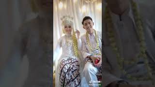 Download lagu Status WA tik tok goyang mama muda mp3