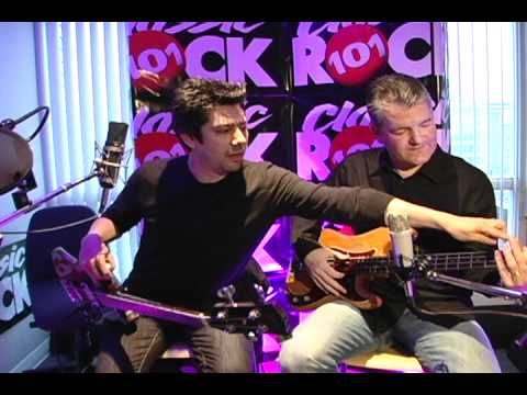 Bucket List: Mike Killeen Gets Bass Lessons from Dave Genn