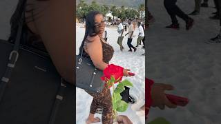 Download lagu A stranger made her day 🥰 mp3