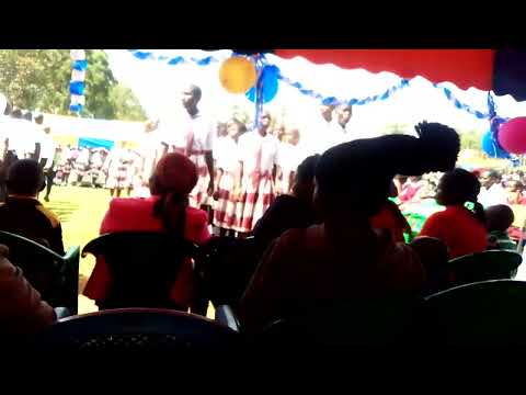 PATHFINDERS PERFORMING DURING THE PRAYERS DAY OF THE FORM 4's AT MAKAIRO SEC SCHOOL 🤗🤗🤗🤗