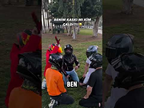 Sizce kaskı kim çaldı..😅 #shorst  #kask #vlog #motovlog