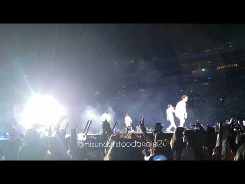 You got the best of me !!! 💙🔍😩🔎 190505 @ Rose Bowl