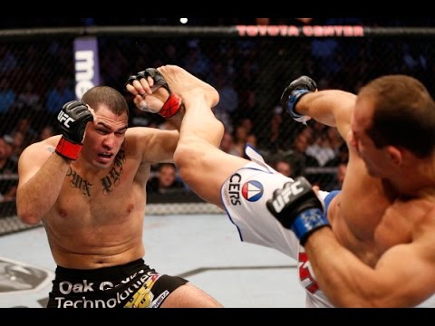 Junior Dos Santos Wants Rematches With Stipe Miocic & Alistair Overeem