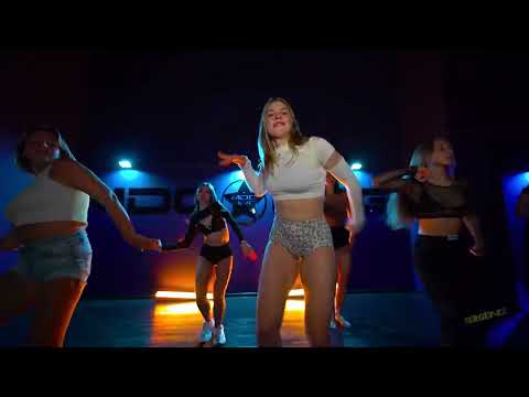 🎇𝐌𝐚𝐫𝐭𝐢𝐤 𝐂 𝐟𝐞𝐚𝐭 𝐑𝐨𝐛 𝐌𝐨𝐧𝐞𝐲   𝐋𝐞𝐚𝐧 𝐥𝐞𝐟𝐭 𝐥𝐞𝐚𝐧 𝐫𝐢𝐠𝐡𝐭 𝐌𝐫  𝐏𝐢𝐨𝐧�