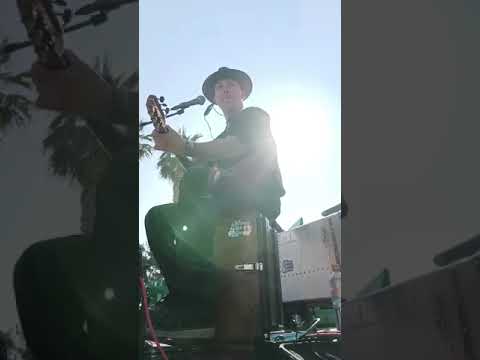 Promotional video thumbnail 2 for Paul Olives: One Man Jams