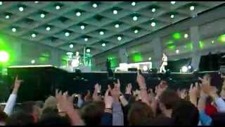 Muse - Dutch crowd goes wild @ Time Is Running Out