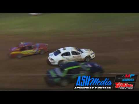Production Sedans: Keldoulis and Stottie Get Into It Again!! - Kingaroy Speedway